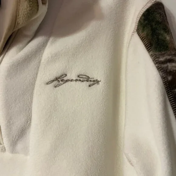 Legendary Whitetails Fleece Quarter Zip (Medium) - Picture 2 of 7